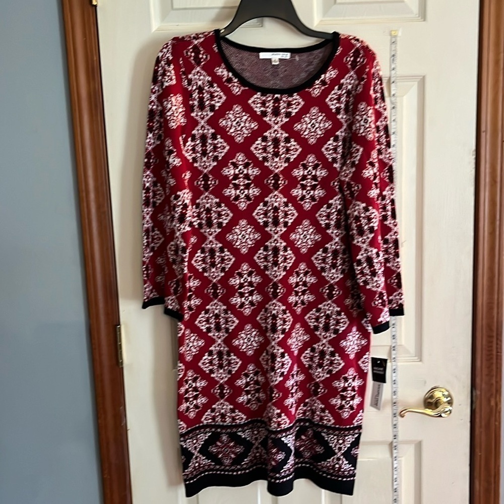 NWT-studio one New York-M-red black white patterned-long sleeve sweater dress.
